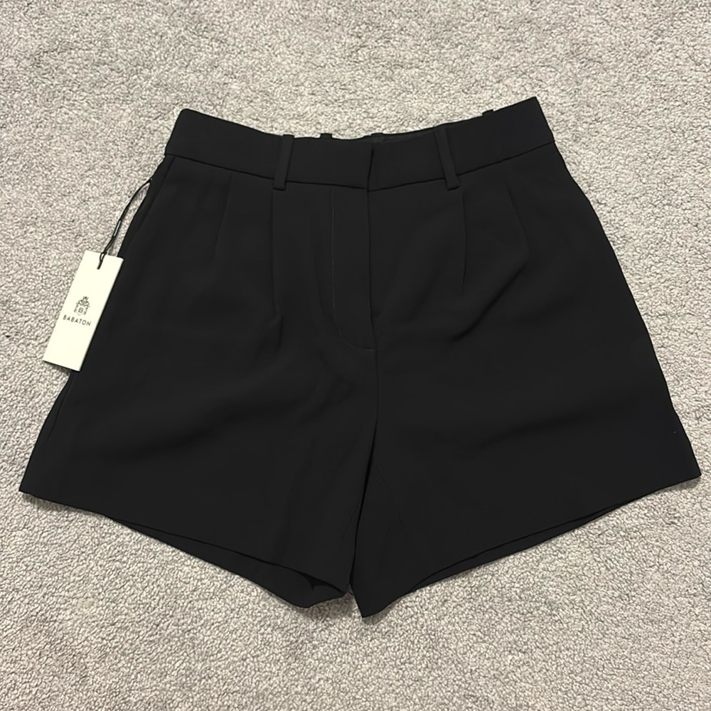 [NWT] Aritzia Babaton - 5” High Rise Pleated Short